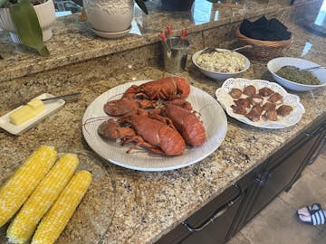 Live Maine Lobster photo review